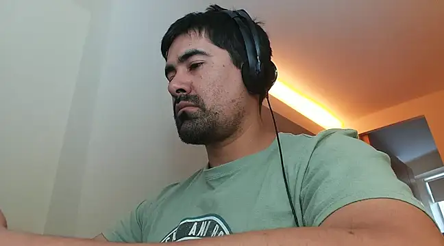 Snapshot of VonDoomdelToro chatting on 02.11.25 VonDoomdelToro online show from 02.11.25
