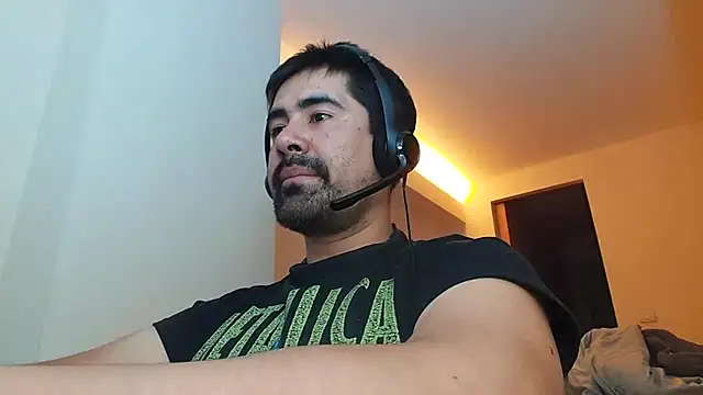 Snapshot of VonDoomdelToro chatting on 02.13.25 VonDoomdelToro online show from 02.13.25