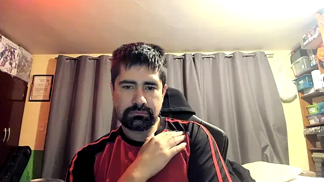 Snapshot of VonDoomdelToro chatting on 10.05.25 VonDoomdelToro online show from 10.05.25