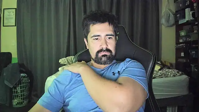 Snapshot of VonDoomdelToro chatting on 10.21.25 VonDoomdelToro online show from 10.21.25