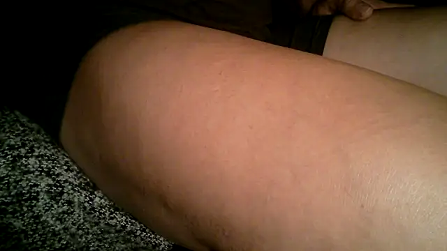 Snapshot of fusskuss2710 chatting on 03.14.25 fusskuss2710 online show from 03.14.25