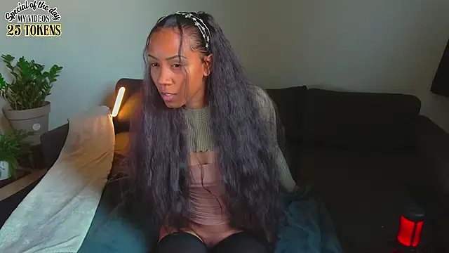 Therainqueen online show from 10.02.25