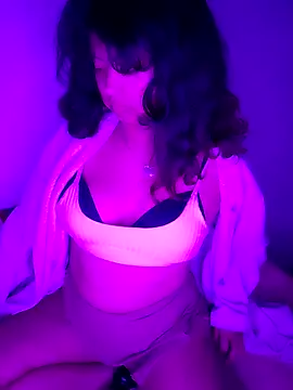 Peach Girll online show from 02.14.25