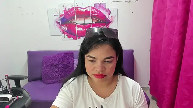 Snapshot of Cloe_35 chatting on 02.18.25 Cloe 35 online show from 02.18.25