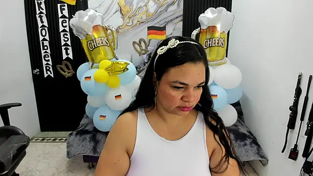 Snapshot of Cloe_35 chatting on 09.28.25 Cloe 35 online show from 09.28.25