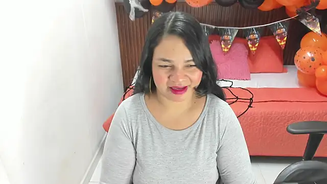 Snapshot of Cloe_35 chatting on 10.22.25 Cloe 35 online show from 10.22.25