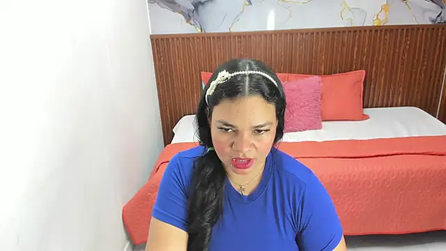 Snapshot of Cloe_35 chatting on 11.08.25 Cloe 35 online show from 11.08.25