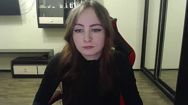 Laralianna online show from 02.21.25