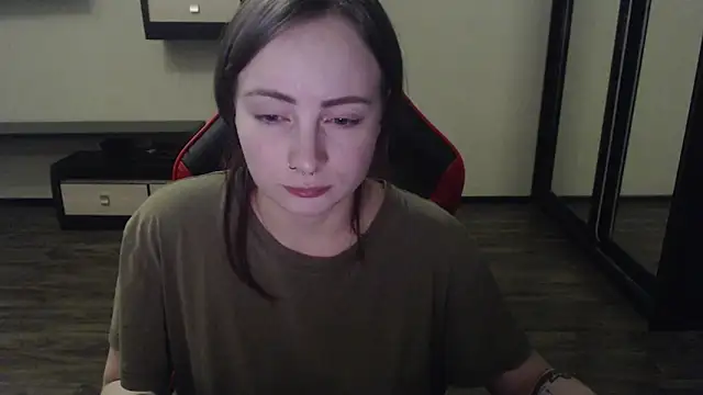 Laralianna online show from 03.17.25