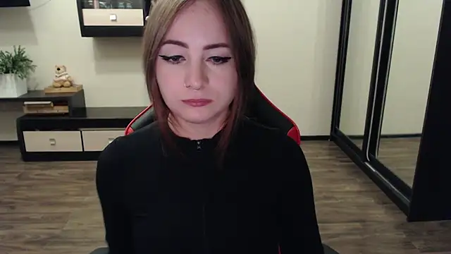 Laralianna online show from 09.15.25