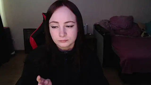 Snapshot of Laralianna chatting on 04.30.26 Laralianna online show from 04.30.26