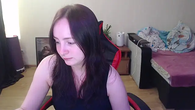Snapshot of Laralianna chatting on 05.13.26 Laralianna online show from 05.13.26