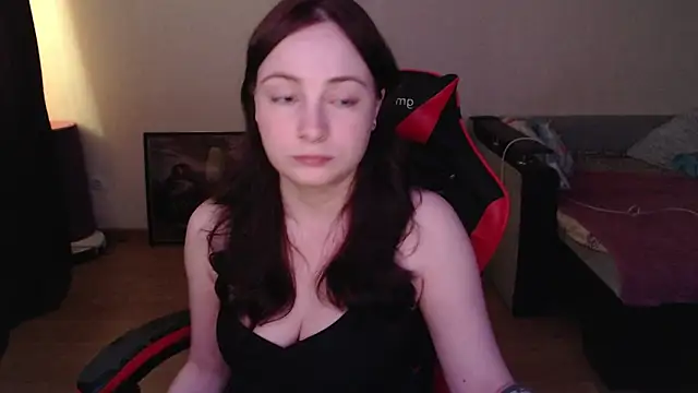 Snapshot of Laralianna chatting on 05.21.26 Laralianna online show from 05.21.26