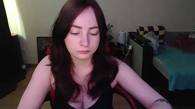 Snapshot of Laralianna chatting on 05.24.26 Laralianna online show from 05.24.26