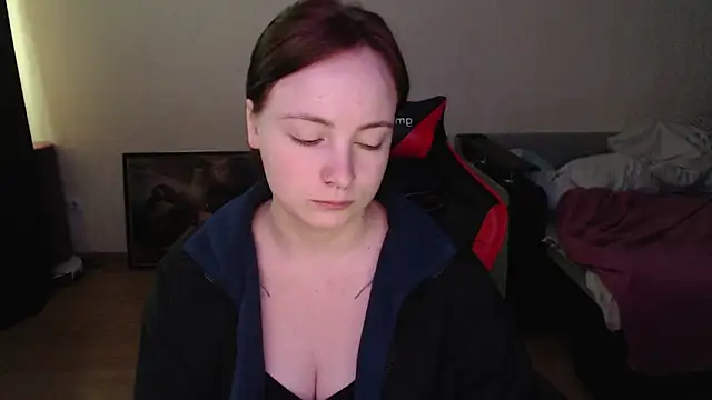 Snapshot of Laralianna chatting on 05.28.26 Laralianna online show from 05.28.26
