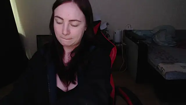 Snapshot of Laralianna chatting on 05.30.26 Laralianna online show from 05.30.26
