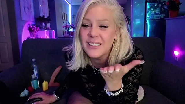 Lexi Shocker online show from 06.17.26