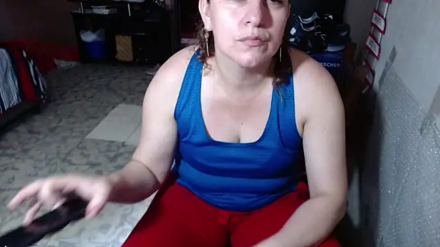Snapshot of Barbiegomez chatting on 04.15.26 Barbiegomez online show from 04.15.26