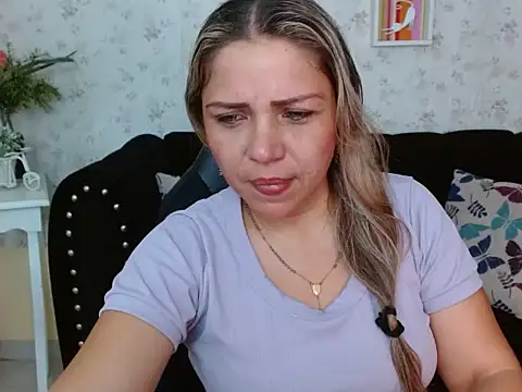 Snapshot of cum_bigass chatting on 02.06.25 cum bigass online show from 02.06.25