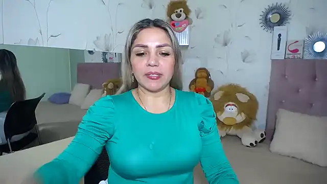 Snapshot of cum_bigass chatting on 02.26.25 cum bigass online show from 02.26.25