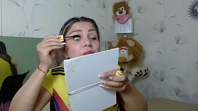 Snapshot of cum_bigass chatting on 03.20.25 cum bigass online show from 03.20.25