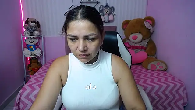 Snapshot of cum_bigass chatting on 09.21.25 cum bigass online show from 09.21.25