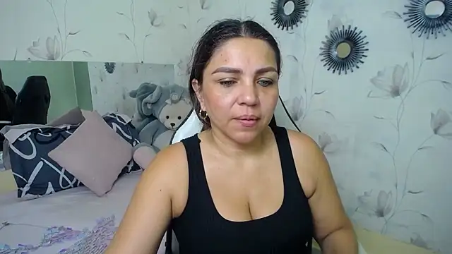 Snapshot of cum_bigass chatting on 10.18.25 cum bigass online show from 10.18.25
