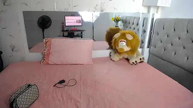 Snapshot of cum_bigass chatting on 07.06.26 cum bigass online show from 07.06.26