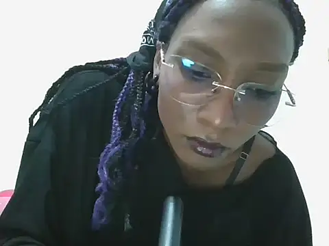 Snapshot of Majo_Smith25 chatting on 11.15.25 Majo Smith25 online show from 11.15.25