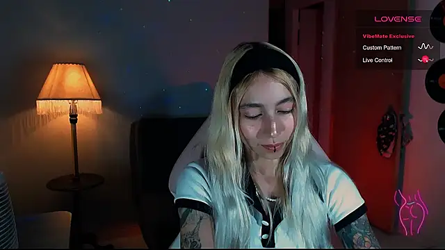 Snapshot of Saucy_Jenn chatting on 01.09.25 Saucy Jenn online show from 01.09.25