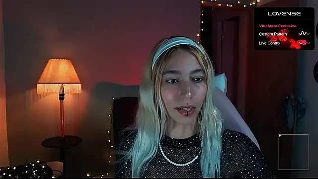 Snapshot of Saucy_Jenn chatting on 01.12.25 Saucy Jenn online show from 01.12.25