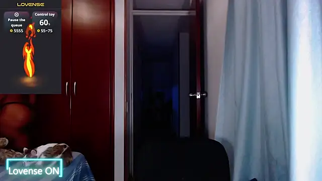 Snapshot of TastyTrap_18 chatting on 10.09.25 TastyTrap 18 online show from 10.09.25