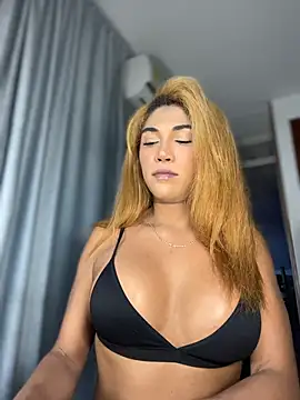 Snapshot of TastyTrap_18 chatting on 12.04.25 TastyTrap 18 online show from 12.04.25