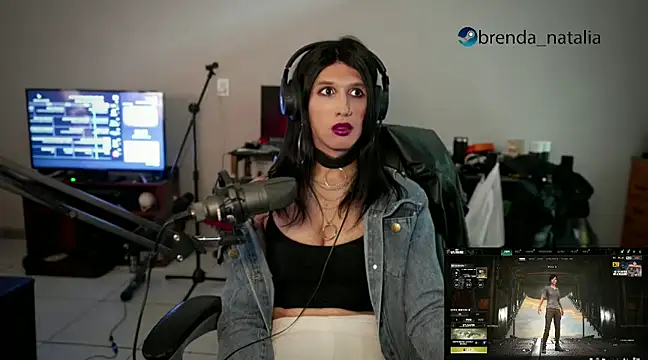 Snapshot of brenda_nataliaok chatting on 02.18.25 brenda nataliaok online show from 02.18.25