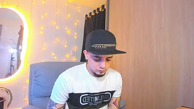 Snapshot of alejandro_calderon1 chatting on 12.20.24 alejandro calderon1 online show from 12.20.24