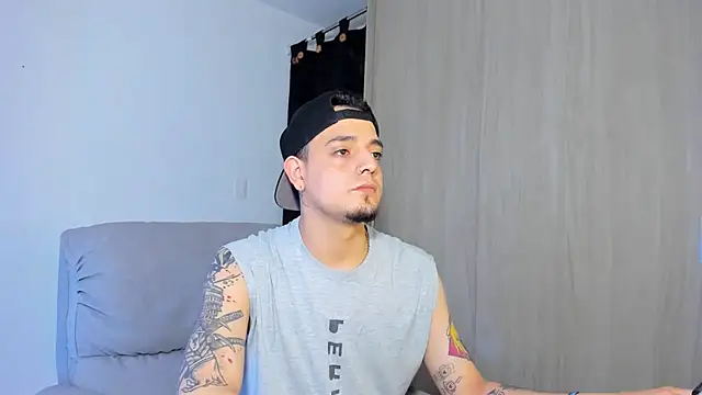 Snapshot of alejandro_calderon1 chatting on 03.19.25 alejandro calderon1 online show from 03.19.25
