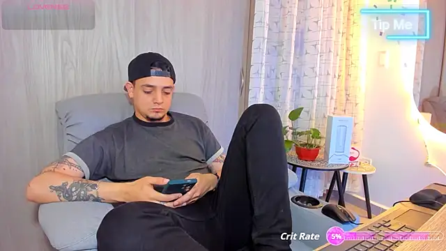 Snapshot of alejandro_calderon1 chatting on 09.20.25 alejandro calderon1 online show from 09.20.25