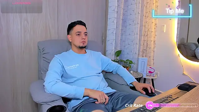 Snapshot of alejandro_calderon1 chatting on 09.30.25 alejandro calderon1 online show from 09.30.25
