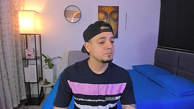 Snapshot of alejandro_calderon1 chatting on 05.11.26 alejandro calderon1 online show from 05.11.26