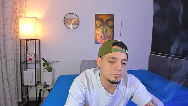 Snapshot of alejandro_calderon1 chatting on 05.14.26 alejandro calderon1 online show from 05.14.26