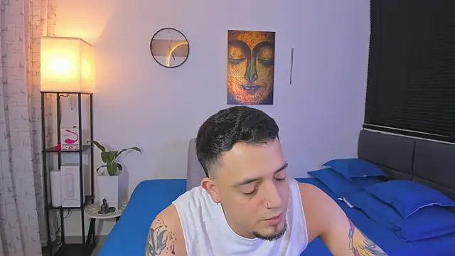Snapshot of alejandro_calderon1 chatting on 05.18.26 alejandro calderon1 online show from 05.18.26