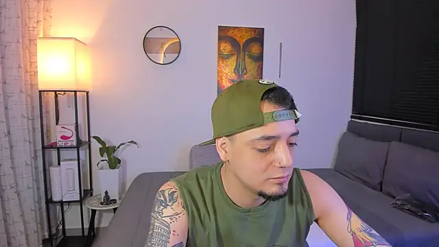 Snapshot of alejandro_calderon1 chatting on 05.29.26 alejandro calderon1 online show from 05.29.26