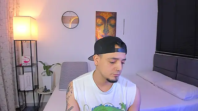Snapshot of alejandro_calderon1 chatting on 05.31.26 alejandro calderon1 online show from 05.31.26
