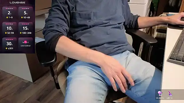 Snapshot of jan_martin chatting on 10.10.25 jan martin online show from 10.10.25