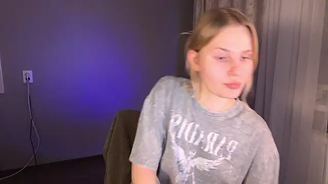 Chanel Gill online show from 01.03.25