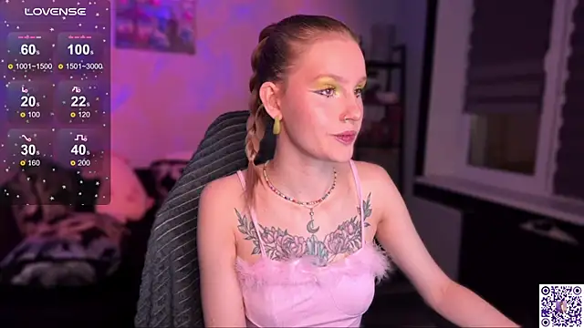 Chanel Gill online show from 11.21.25