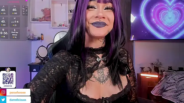 damnliciousss online show from 10.17.25