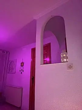 KarlaLuar  online show from 04.14.26