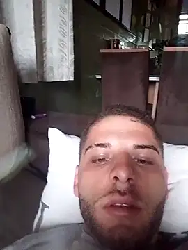 PauGostoso051 online show from 10.18.25