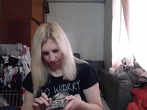 Snapshot of BustyBlond chatting on 02.08.25 BustyBlond online show from 02.08.25